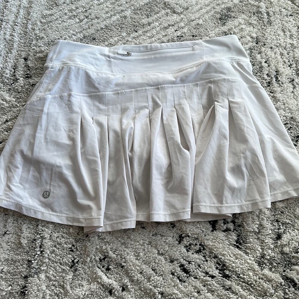 Lululemon tennis skirt size 6